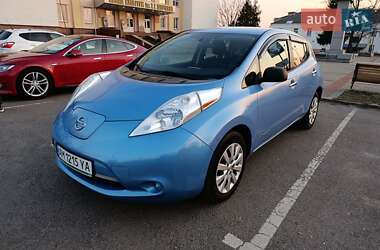 Хетчбек Nissan Leaf 2014 в 