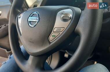 Хэтчбек Nissan Leaf 2016 в 