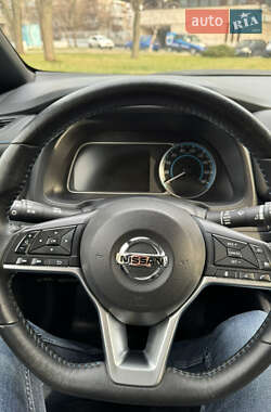 Хэтчбек Nissan Leaf 2022 в 