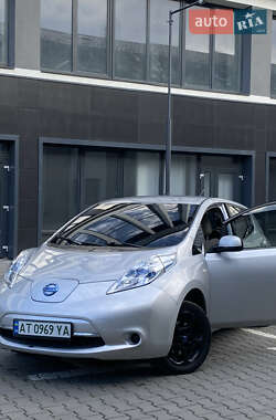 Хетчбек Nissan Leaf 2012 в 