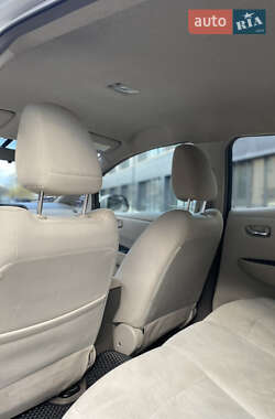 Хетчбек Nissan Leaf 2012 в 