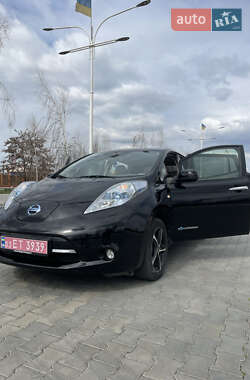 Хетчбек Nissan Leaf 2012 в 