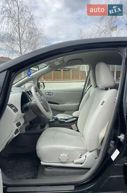 Хетчбек Nissan Leaf 2012 в 