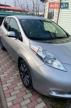 Хэтчбек Nissan Leaf 2016 в Чернигове