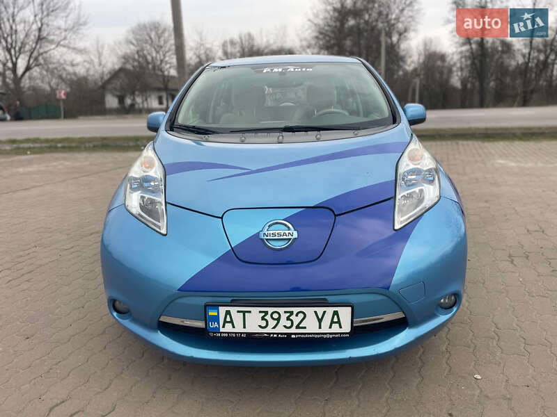 Хетчбек Nissan Leaf 2011 в Бурштині