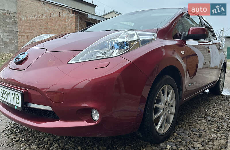 Хэтчбек Nissan Leaf 2016 в Стрые