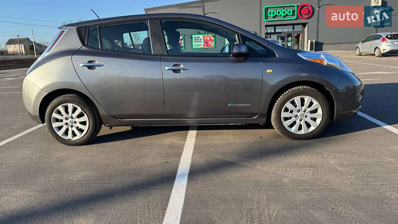 Хетчбек Nissan Leaf 2015 в Києві