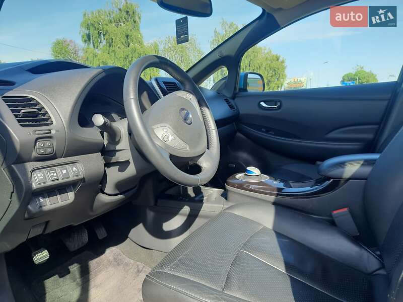 Хетчбек Nissan Leaf 2013 в Луцьку