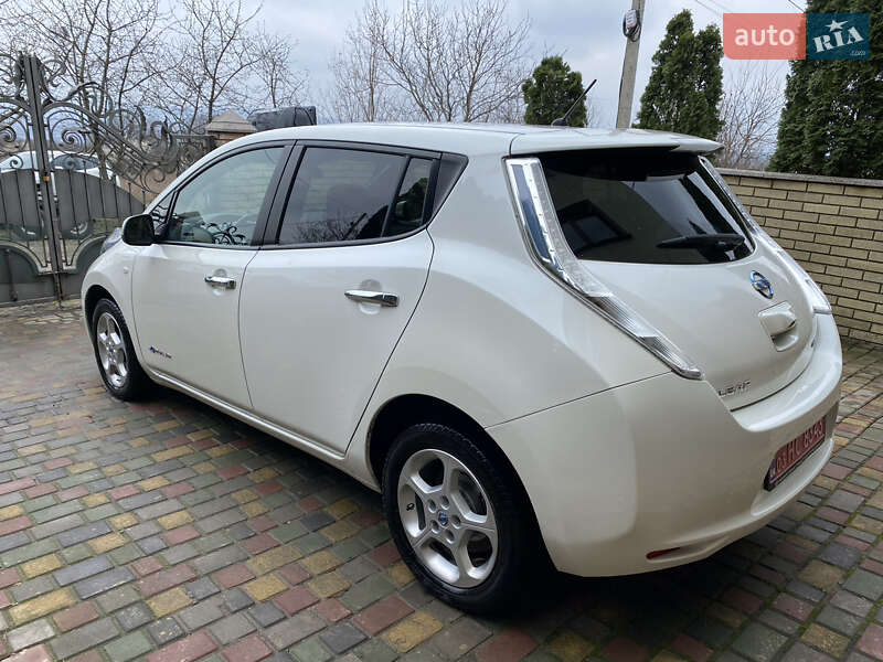 Хэтчбек Nissan Leaf 2014 в Черновцах
