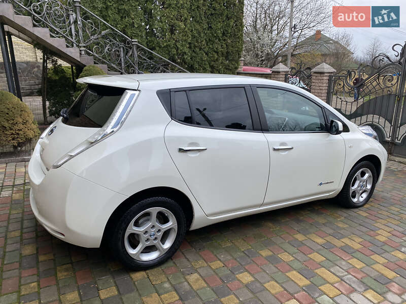 Хэтчбек Nissan Leaf 2014 в Черновцах