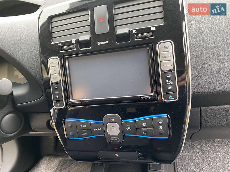 Хэтчбек Nissan Leaf 2014 в Черновцах