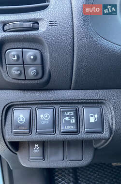 Хетчбек Nissan Leaf 2014 в 