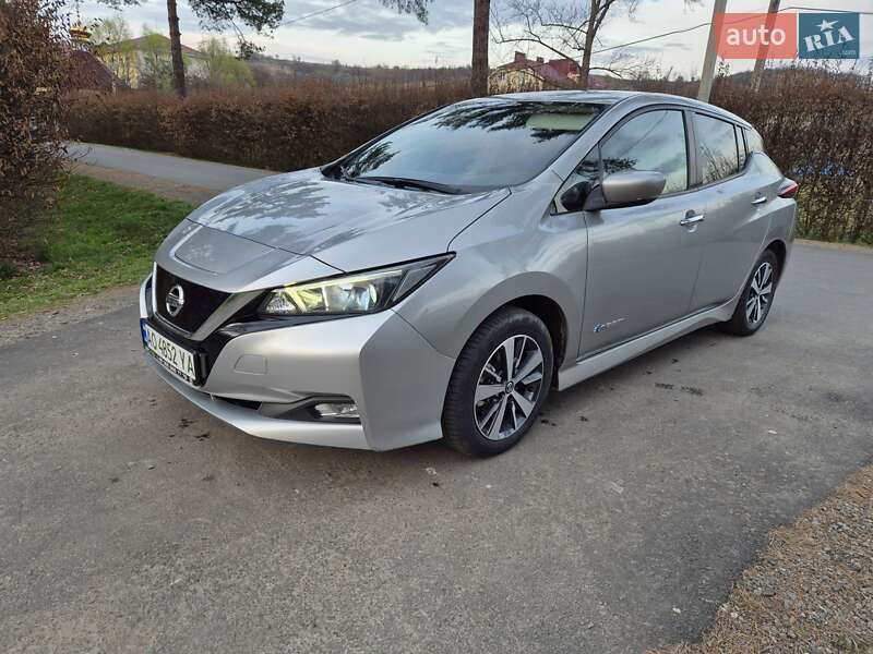 Хетчбек Nissan Leaf 2019 в 