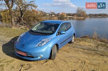 Хетчбек Nissan Leaf 2012 в 