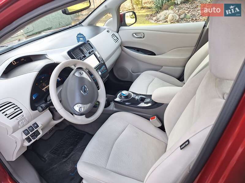 Хетчбек Nissan Leaf 2012 в Луцьку