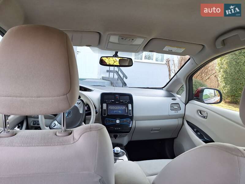 Хетчбек Nissan Leaf 2012 в Луцьку