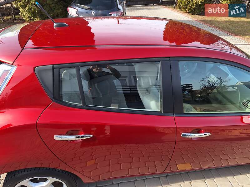 Хетчбек Nissan Leaf 2012 в Луцьку