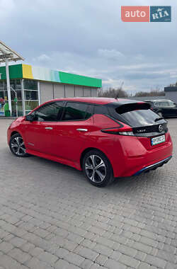 Хэтчбек Nissan Leaf 2018 в 