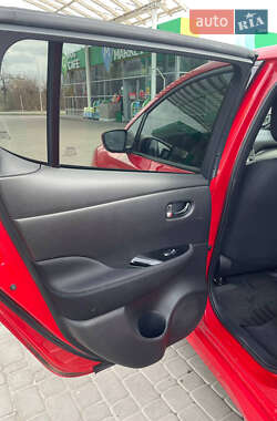 Хэтчбек Nissan Leaf 2018 в 