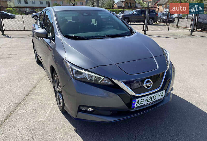 Хэтчбек Nissan Leaf 2021 в 