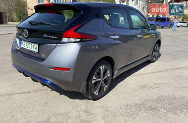 Хэтчбек Nissan Leaf 2021 в 