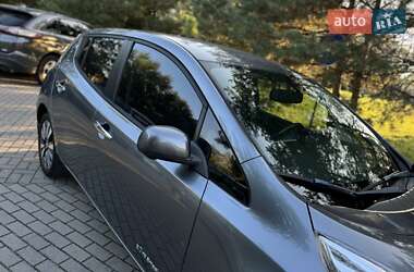 Хетчбек Nissan Leaf 2014 в 