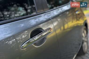 Хетчбек Nissan Leaf 2014 в 