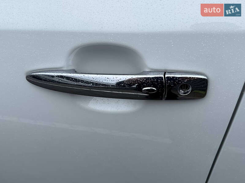 Хэтчбек Nissan Leaf 2014 в Черкассах