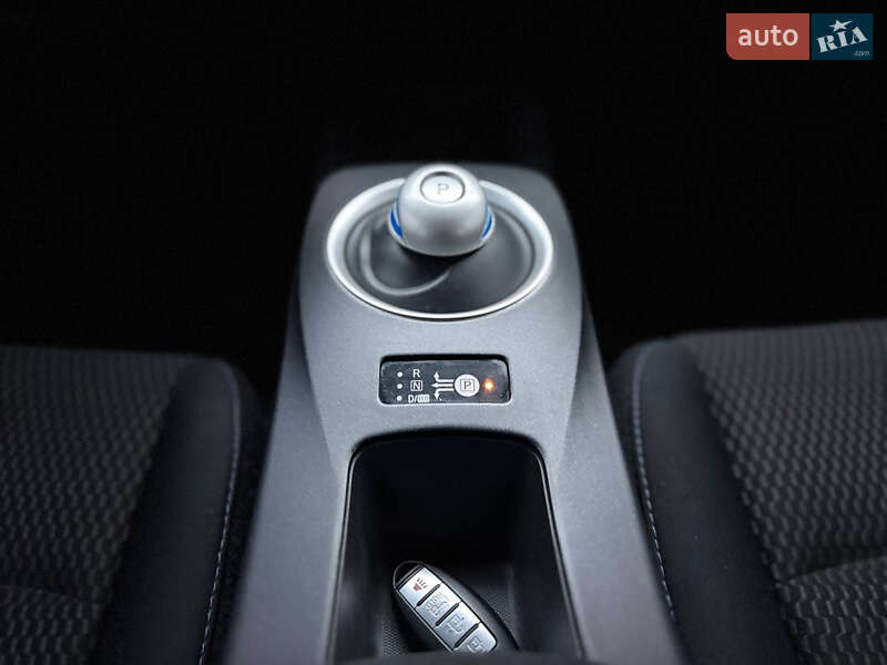 Хэтчбек Nissan Leaf 2014 в Черкассах
