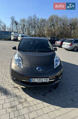 Хетчбек Nissan Leaf 2016 в 