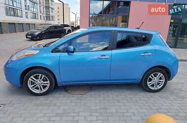 Хэтчбек Nissan Leaf 2013 в 