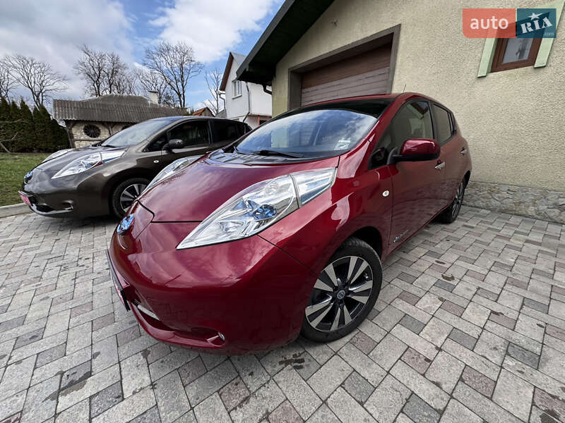 Хэтчбек Nissan Leaf 2016 в 