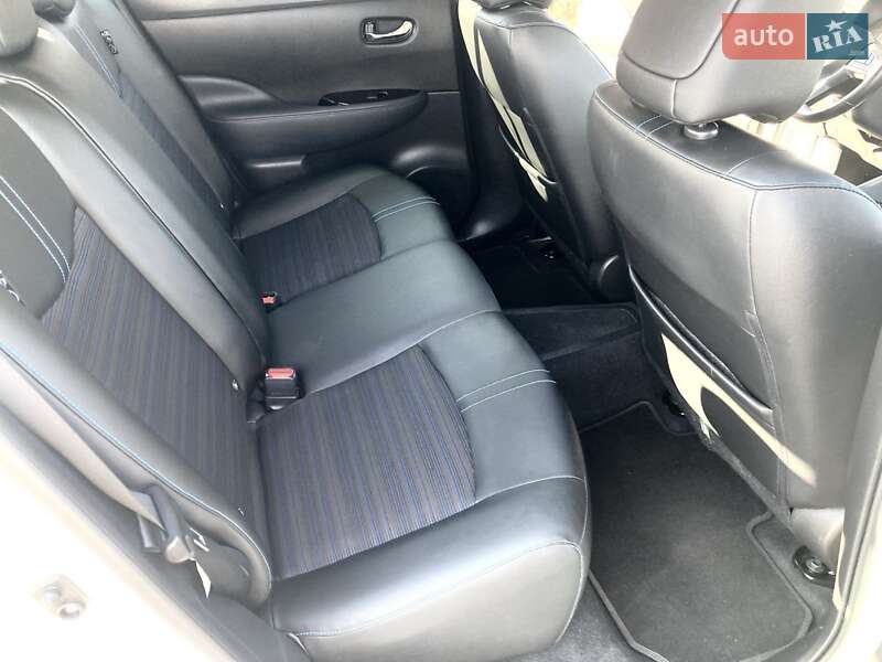 Хетчбек Nissan Leaf 2019 в Дніпрі