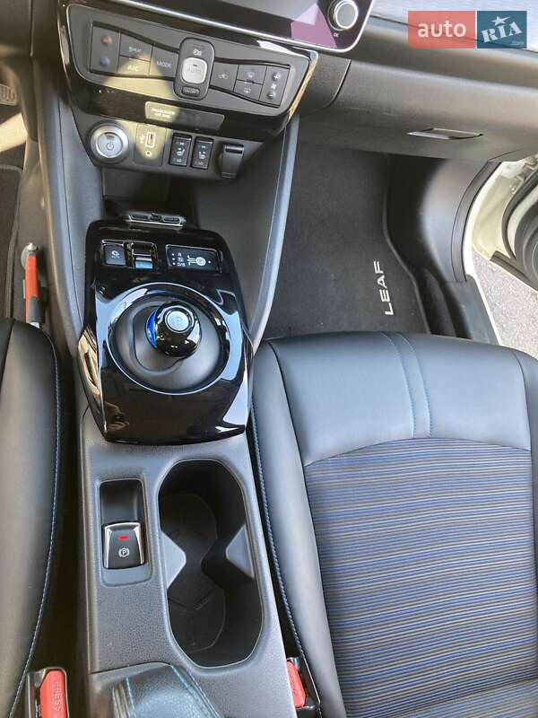 Хетчбек Nissan Leaf 2019 в Дніпрі