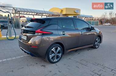 Хэтчбек Nissan Leaf 2019 в 