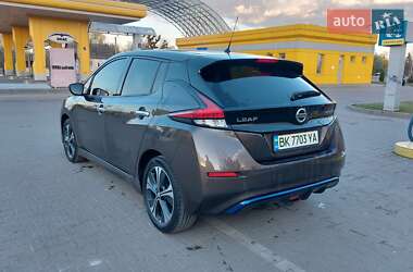 Хэтчбек Nissan Leaf 2019 в 