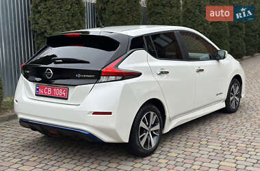Хэтчбек Nissan Leaf 2021 в 
