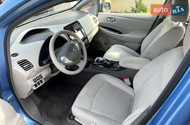 Хэтчбек Nissan Leaf 2012 в 
