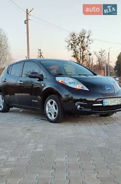 Хетчбек Nissan Leaf 2012 в Сарнах