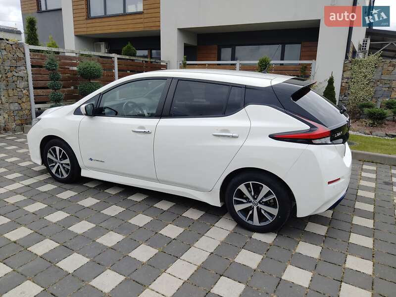 Хэтчбек Nissan Leaf 2019 в Львове