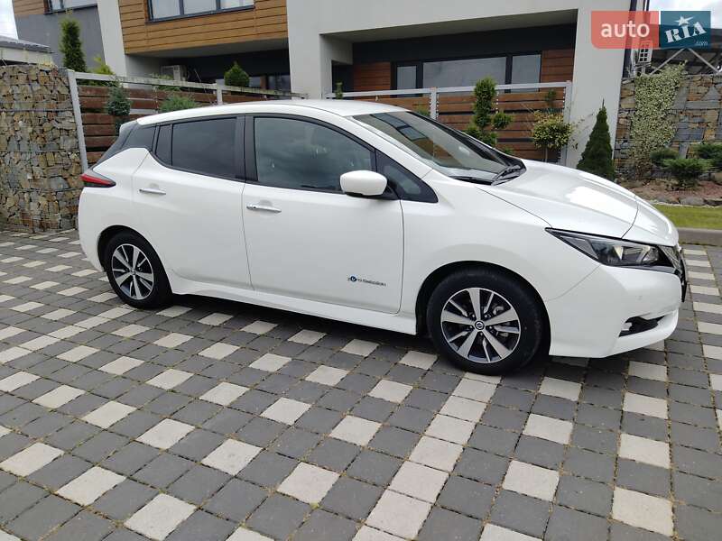 Хэтчбек Nissan Leaf 2019 в Львове