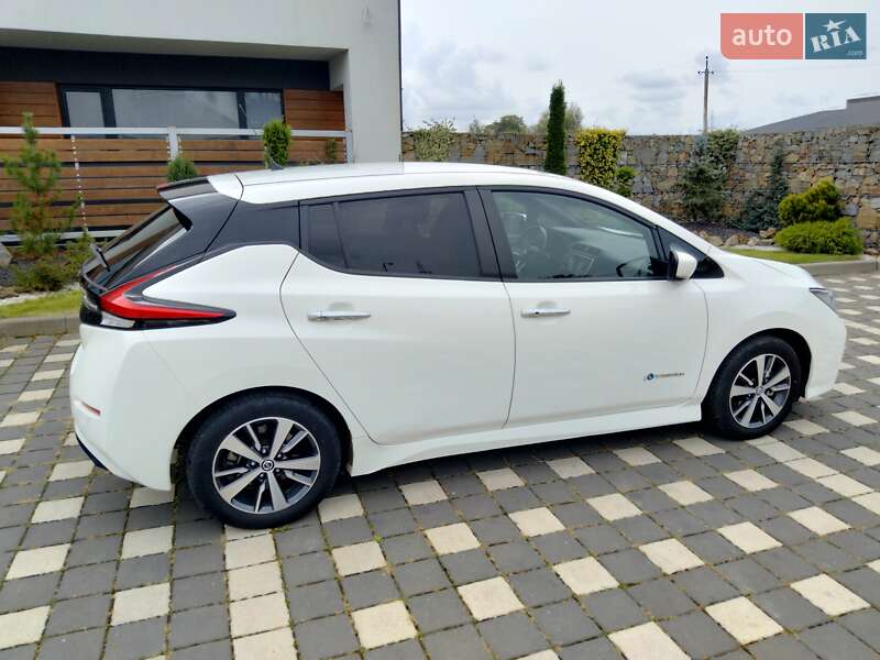 Хэтчбек Nissan Leaf 2019 в Львове