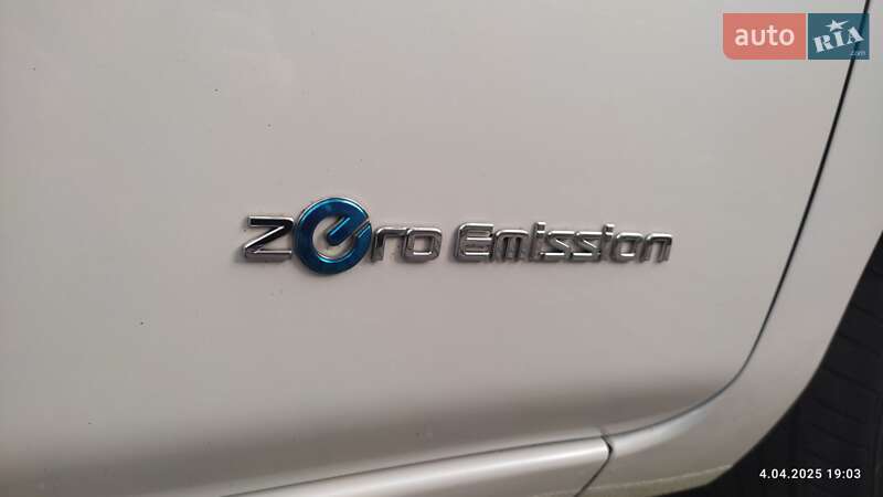 Хэтчбек Nissan Leaf 2016 в Ивано-Франковске