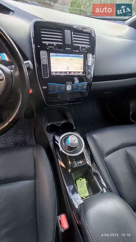 Хэтчбек Nissan Leaf 2016 в Ивано-Франковске
