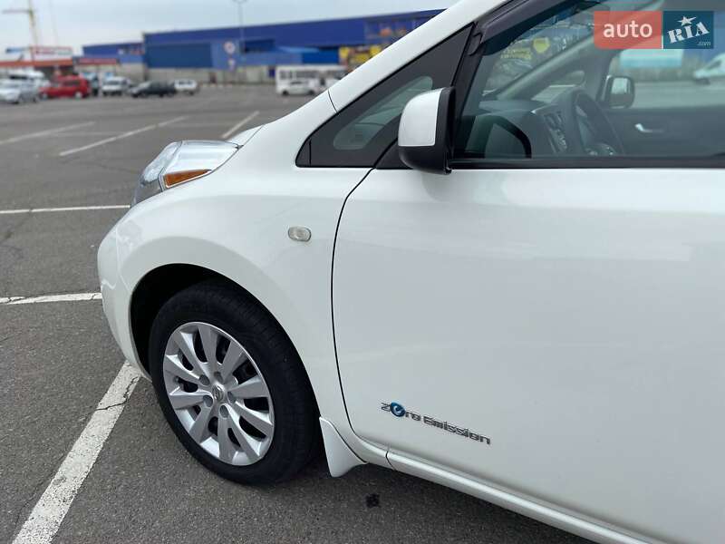 Хетчбек Nissan Leaf 2016 в Вінниці