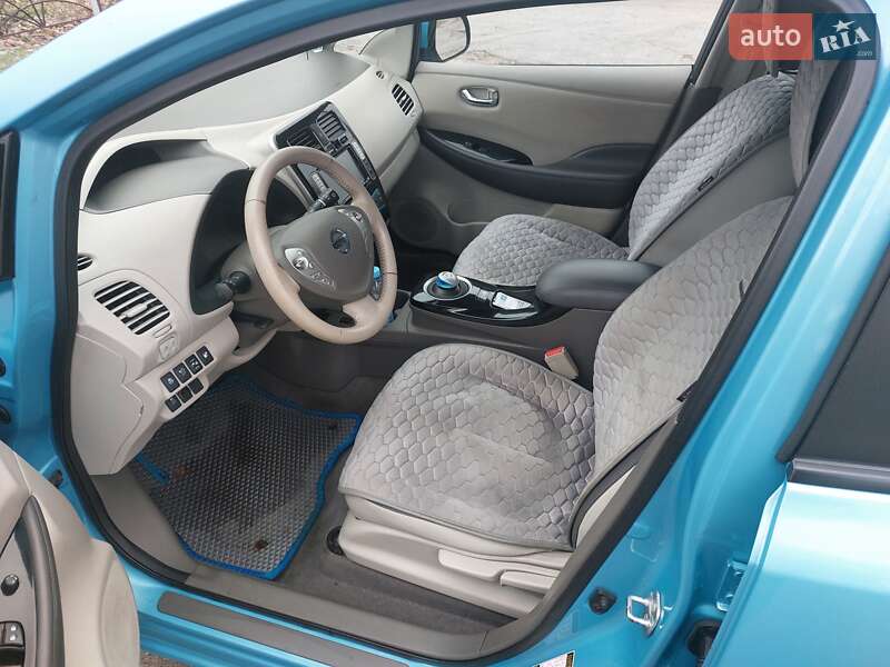 Хетчбек Nissan Leaf 2015 в Києві