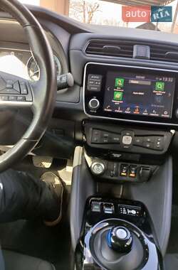 Хетчбек Nissan Leaf 2021 в 