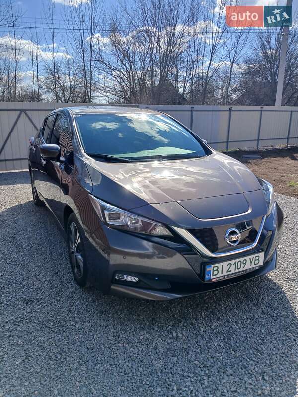 Хетчбек Nissan Leaf 2021 в 