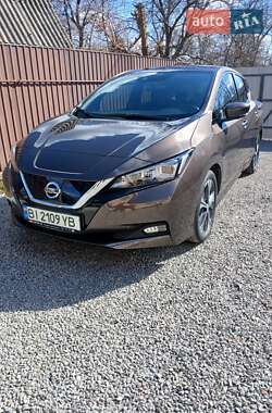 Хетчбек Nissan Leaf 2021 в 