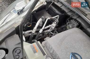 Хэтчбек Nissan Leaf 2013 в 